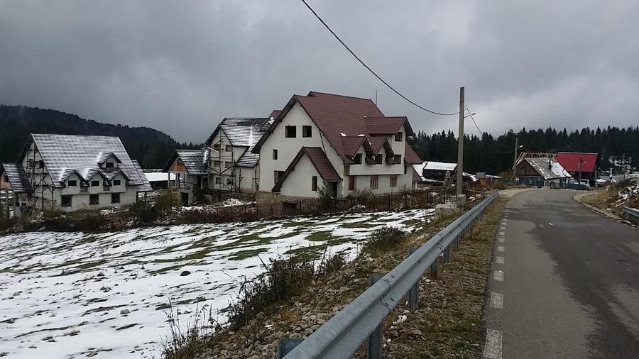 Hotel/Pensiune, de 950 mp, în Pietroasa