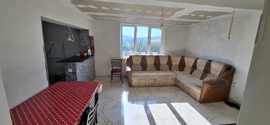 Casă cu 3 camere cu Teren 2000 Mp în Sărmășel