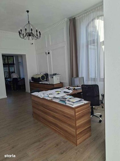 Casă cu 4 camere în Ultracentral