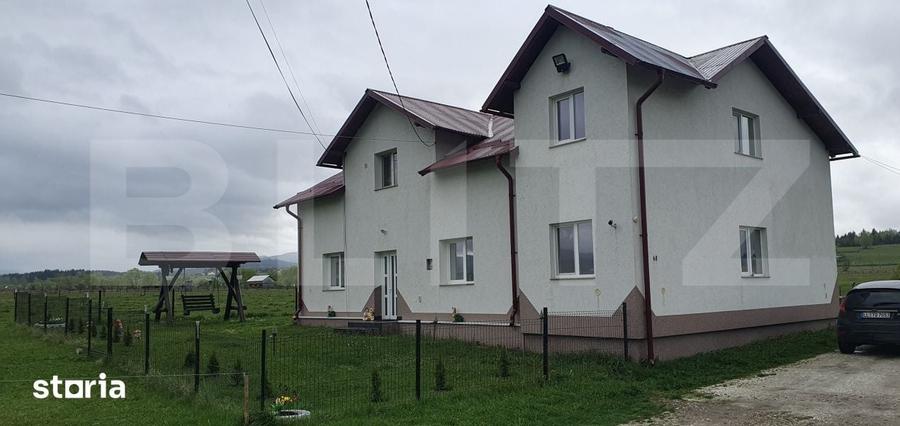 Casă cu 7 camere cu Teren 1750 Mp în Poiana Stampei