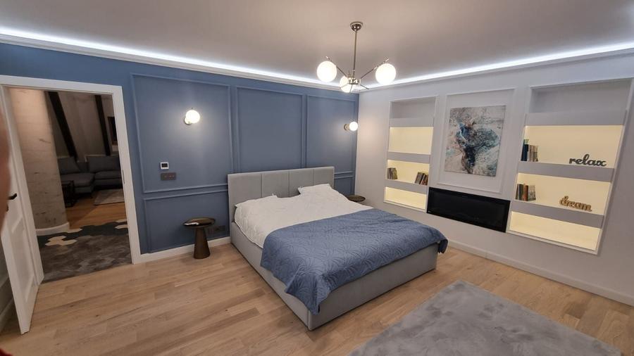 Apartament cu 4 camere decomandat în Central