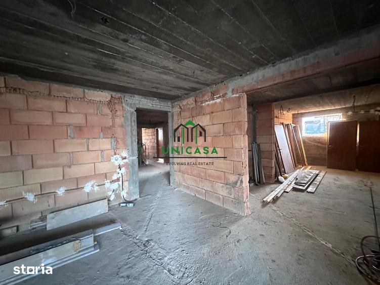 Casă cu 5 camere cu Teren 1000 Mp în Central