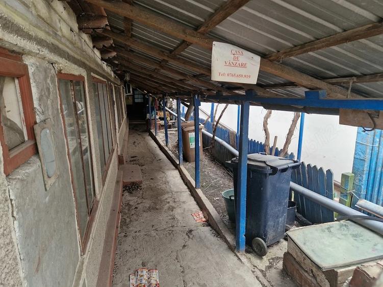 Casă cu 3 camere cu Teren 200 Mp în Central