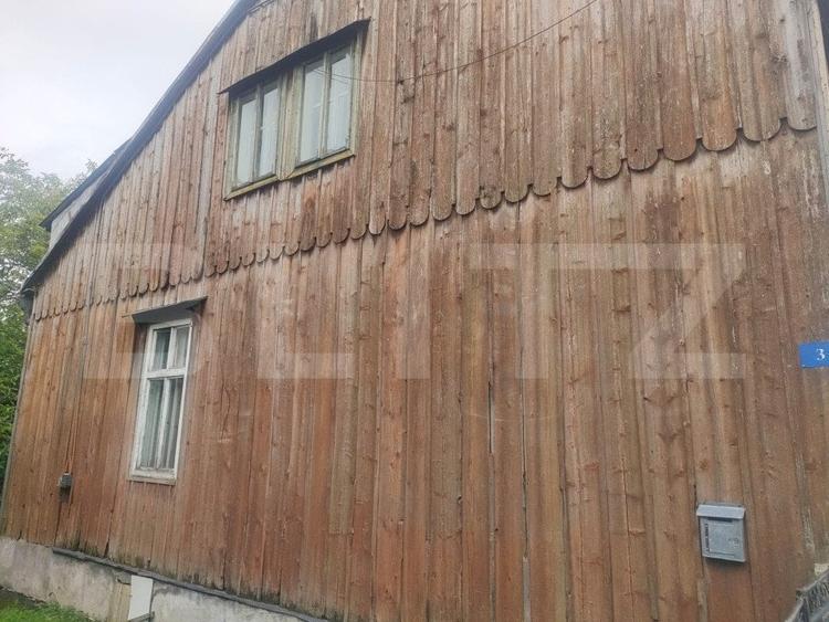 Casă individuală cu 7 camere cu Canalizare în Central