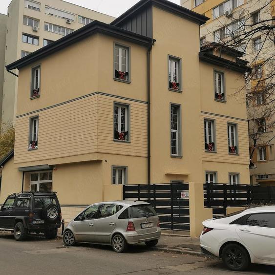 Casă cu Teren 200 Mp în Obor