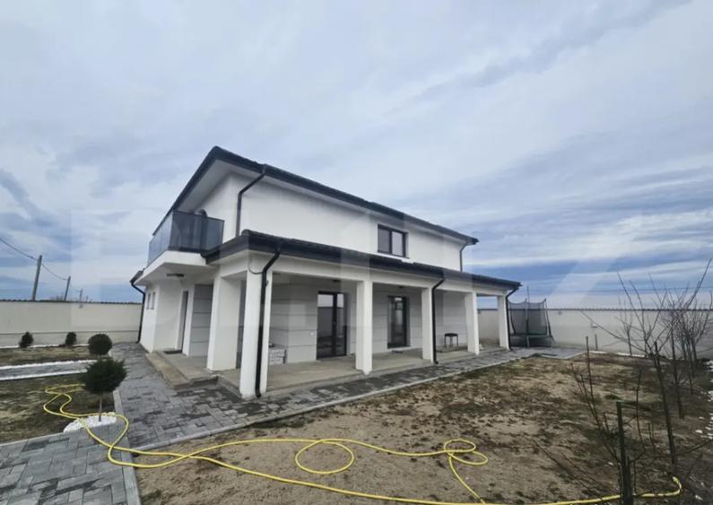 Casă cu 4 camere cu Teren 505 Mp în Aeroport