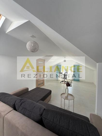 Duplex cu 4 camere cu Canalizare în Central