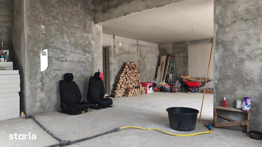 Casă cu 5 camere cu Teren 948 Mp în Central