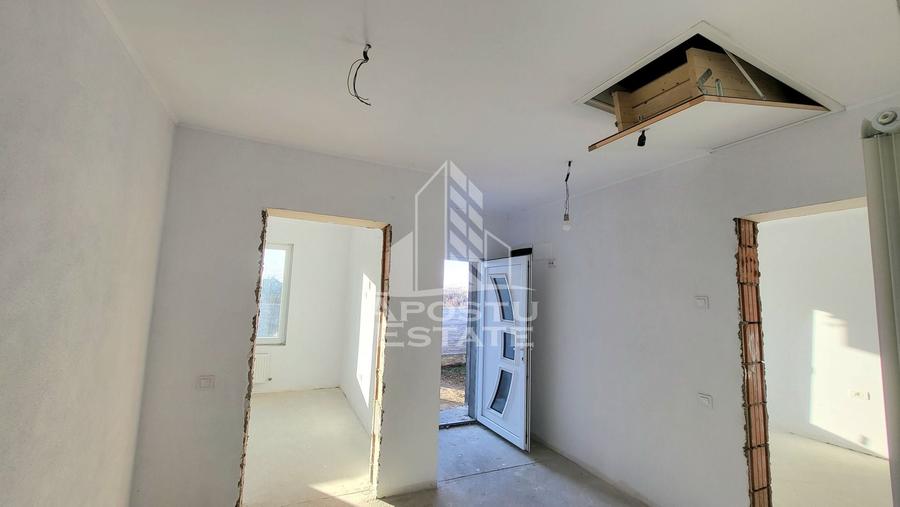 Duplex cu 4 camere cu Canalizare în Parța