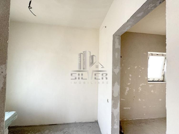 Duplex cu 5 camere cu Canalizare în Câmpului