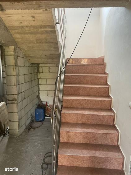 Casă cu 5 camere cu Teren 917 Mp în Țigănești