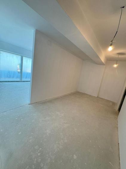 Apartament cu 5 camere semidecomandat în Polonă