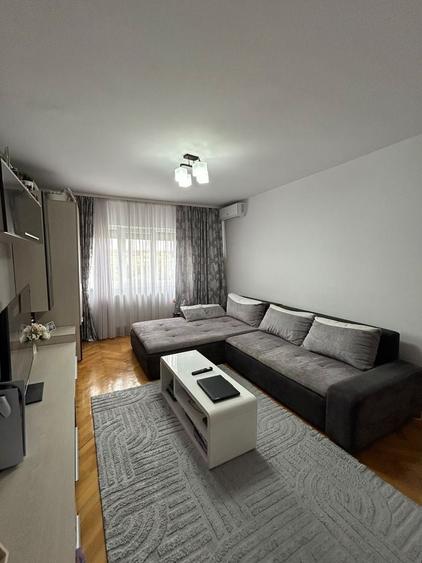 Apartament cu 3 camere decomandat, mobilat în Lipovei