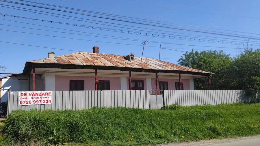 Casă cu Teren 4000 Mp în Moldoveni