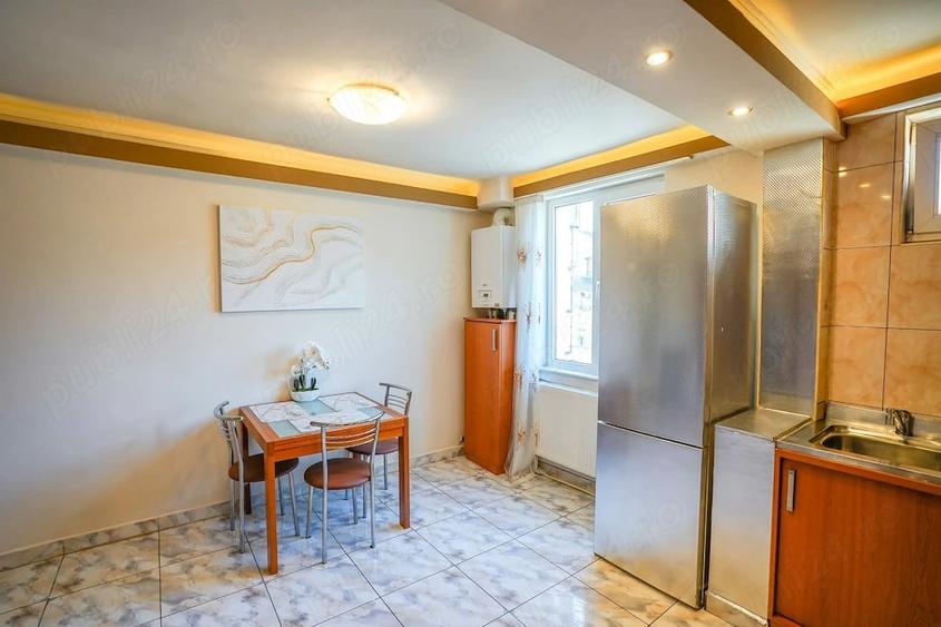 Apartament cu 3 camere decomandat în Precista