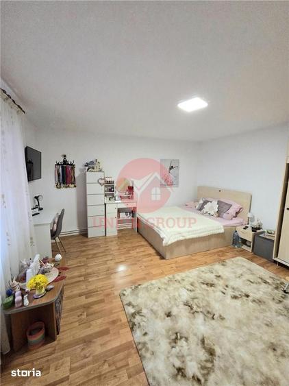Casă cu 5 camere cu Teren 593 Mp în Central