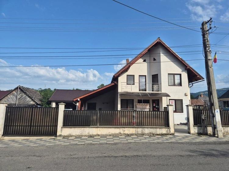 Casă cu 4 camere în Ieud