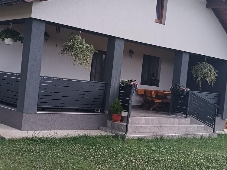 Casă cu 4 camere în Hideaga