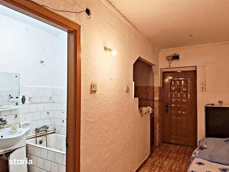 Abator, garsoniera cu balcon, 33,5 mp. Necesita renovare. Comision 0% - 6