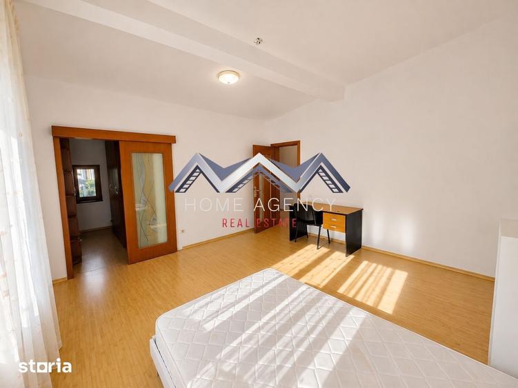 Casă cu 5 camere cu Teren 650 Mp în Central