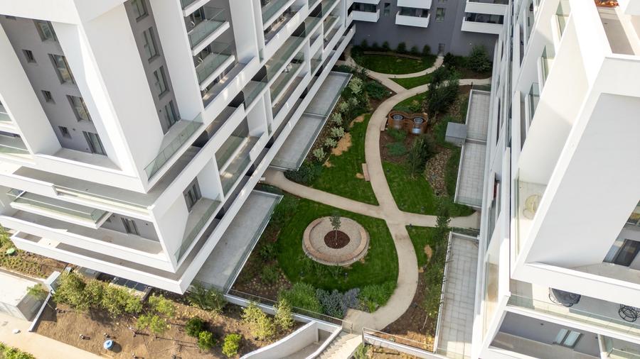 Apartament cu 3 camere decomandat în Aviației