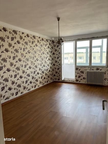 Apartament cu 3 camere decomandat în Alexandru cel Bun