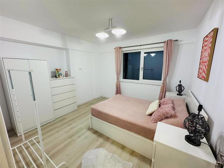 Apartament cu 2 camere semidecomandat, mobilat în Calea București