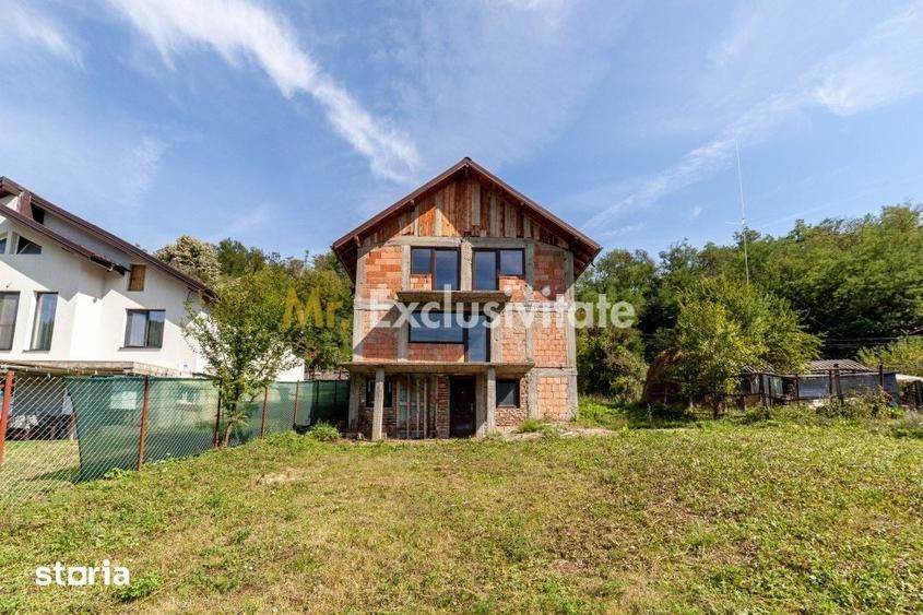 Casă cu 4 camere cu Teren 1012 Mp în Merișani