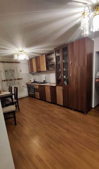 Apartament cu 3 camere decomandat în Nord