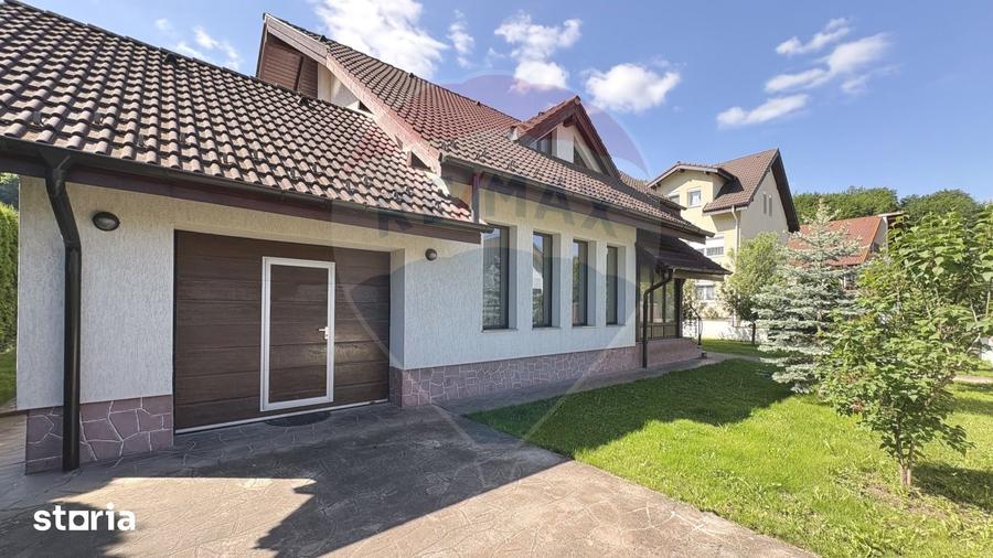 Casă cu 4 camere cu Teren 742 Mp în Dârste