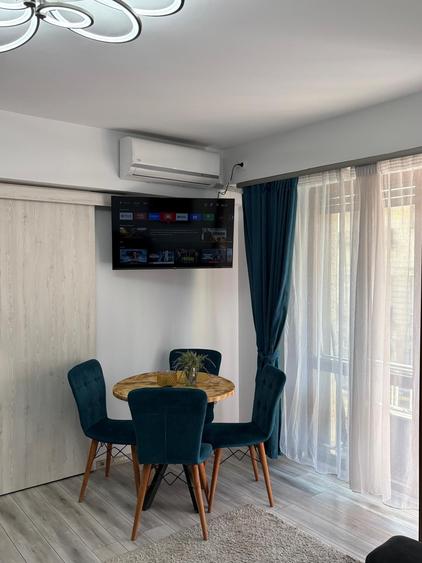 Apartament cu 2 camere decomandat, mobilat în Calea Victoriei