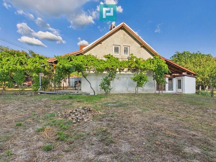 Casă cu 2 camere cu Teren 720 Mp în Șiria