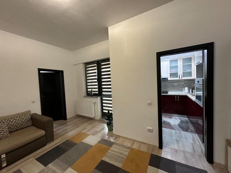 Apartament cu 2 camere semidecomandat, mobilat în Nicolina