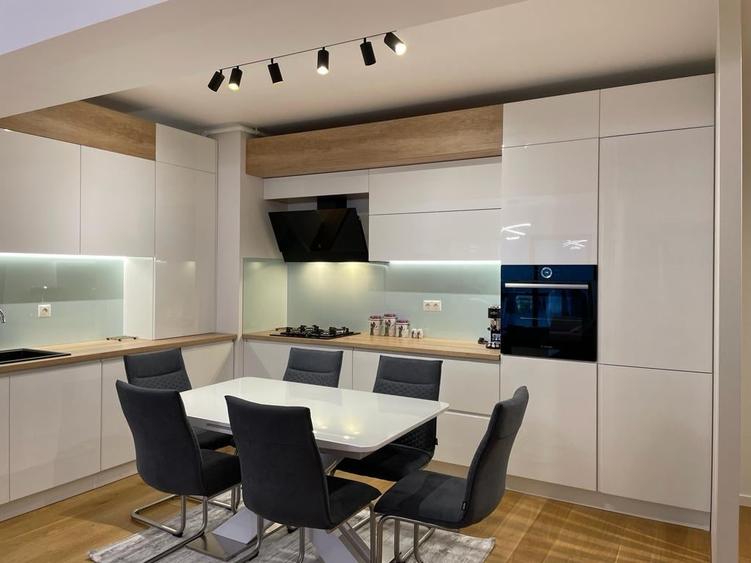 Apartament cu 3 camere în Barbu Văcărescu