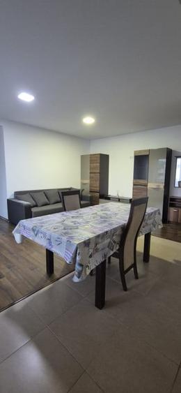 Apartament cu 3 camere semidecomandat, mobilat în Florești — fotografia 1