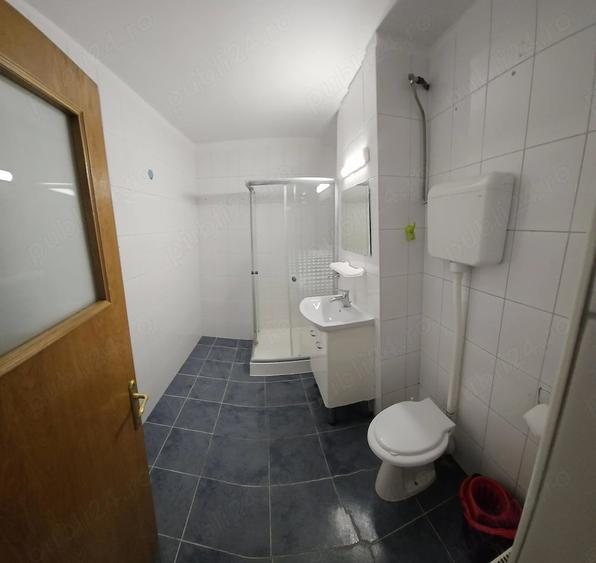 Apartament cu 2 camere decomandat în P-ța Victoriei