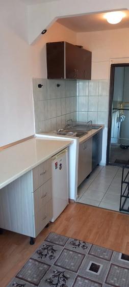Garsonieră decomandată în Central