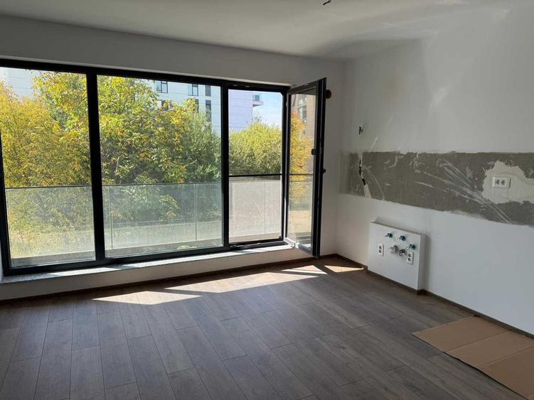 Apartament cu 3 camere decomandat în Străulești