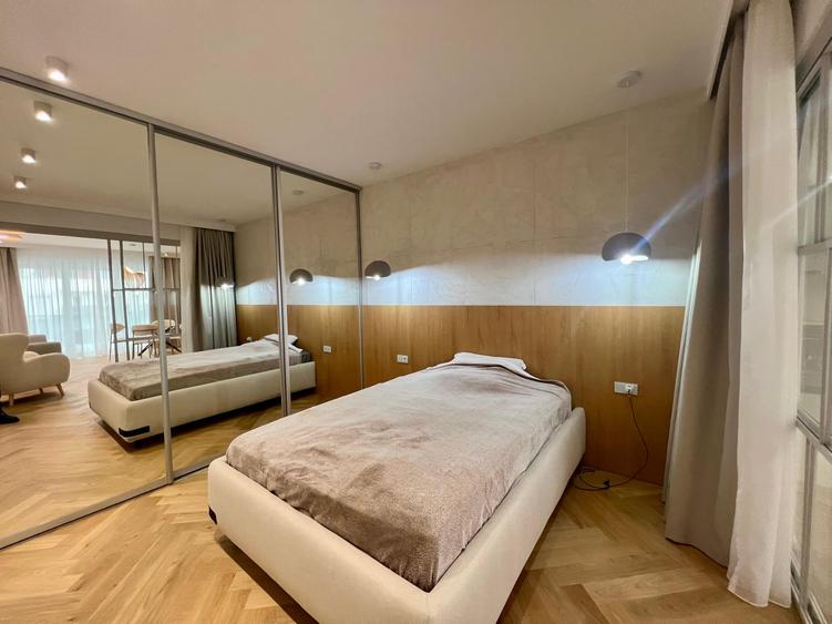 Apartament cu 2 camere semidecomandat, mobilat în Mărăști