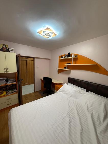 Apartament cu 3 camere decomandat în Gară