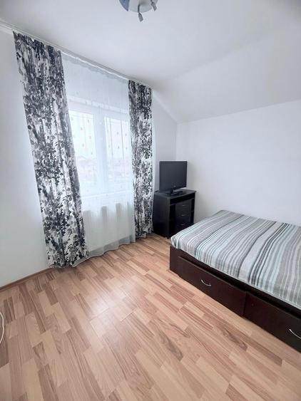 Casă individuală cu 4 camere cu Teren 300 Mp în Cetate