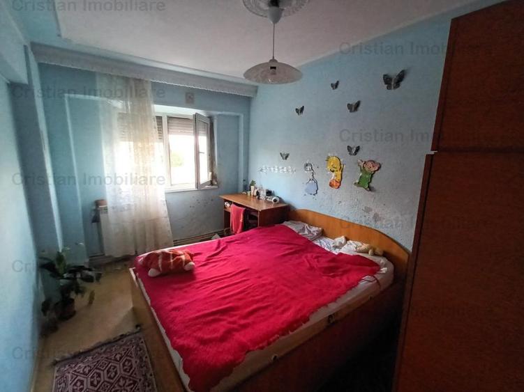 Apartament cu 3 camere decomandat în Apollo