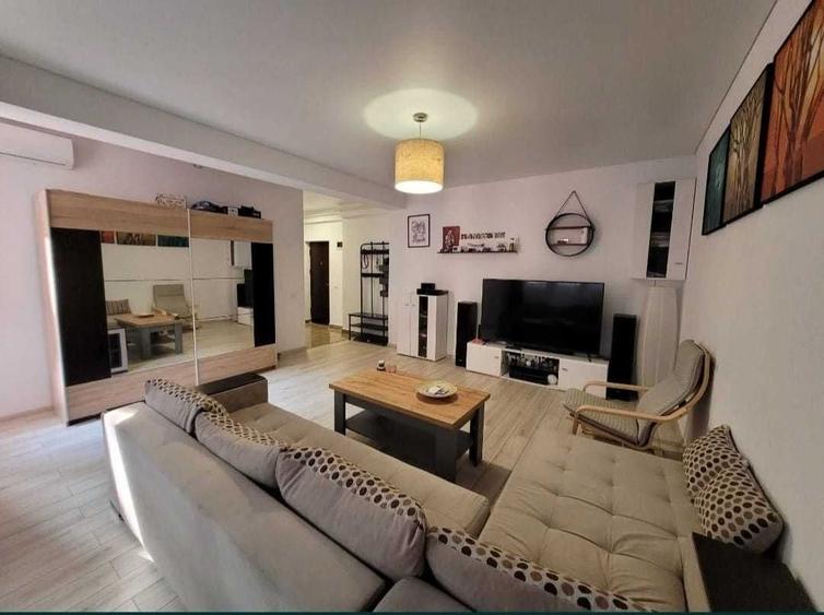 Apartament cu 3 camere decomandat în Militari