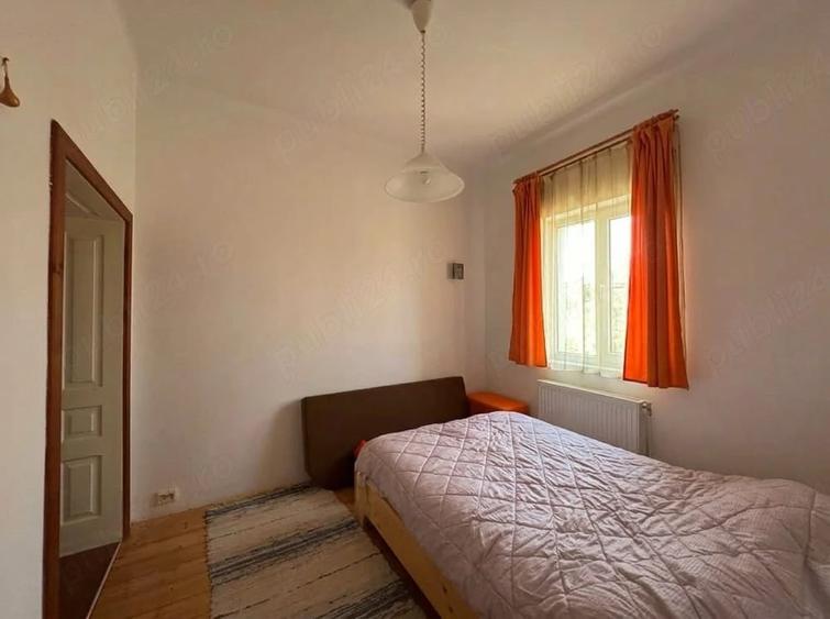 Casă cu 4 camere cu Teren 500 Mp în Central