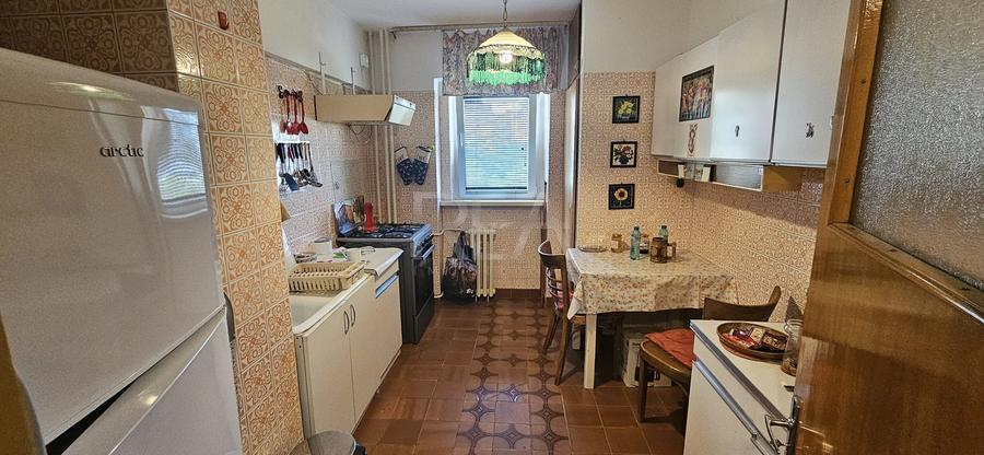 Apartament cu 4 camere decomandat, mobilat în Iancului