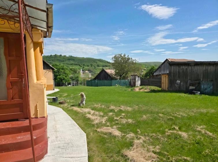 Casă individuală cu 4 camere cu Teren 1280 Mp în Alămor