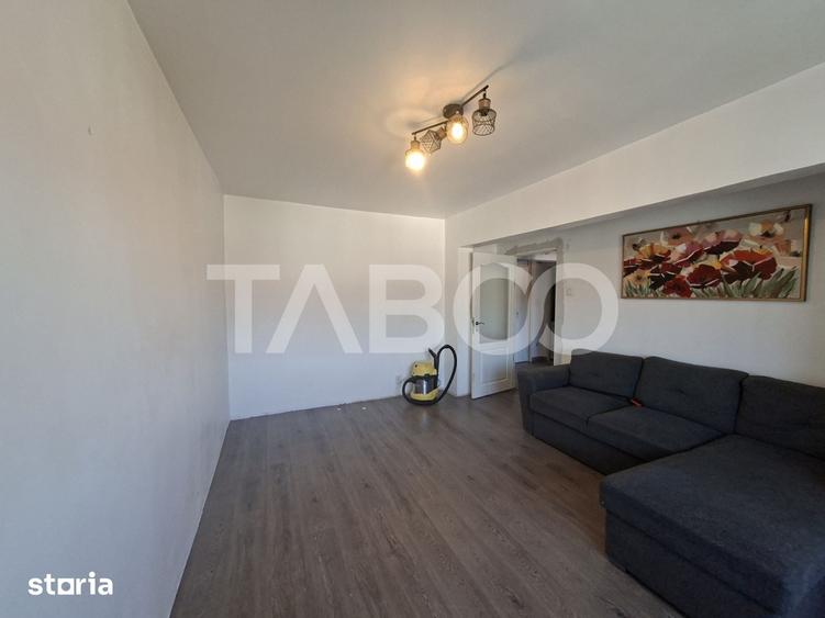 Apartament cu 2 camere decomandat în Ștrand