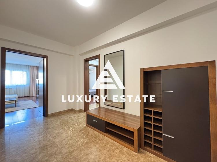 Apartament cu 4 camere decomandat în Polonă