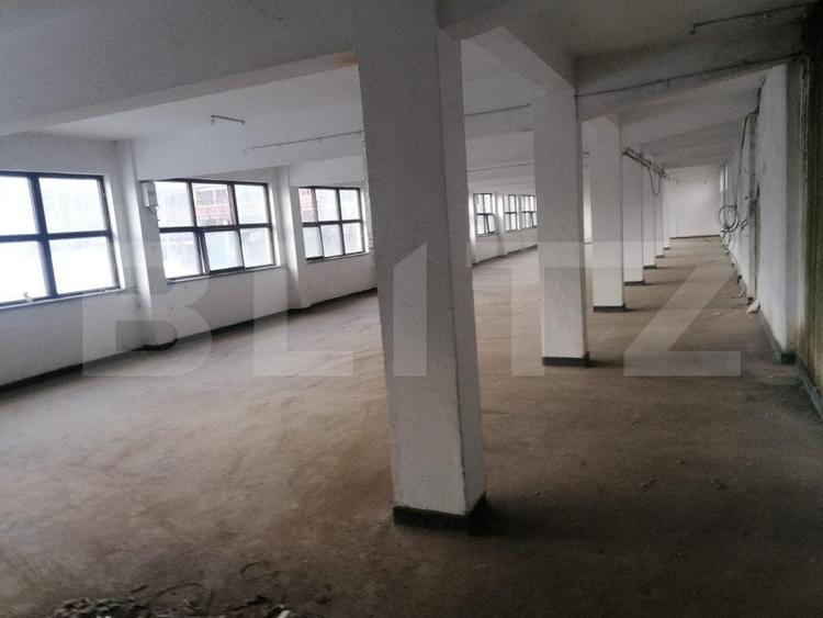 Spațiu industrial, de 2,207 mp, în Exterior Vest