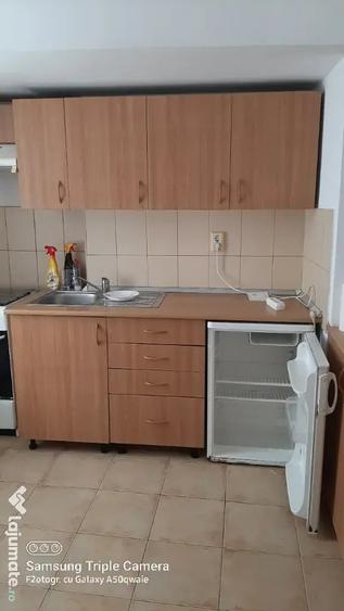 Garsonieră decomandată în Central